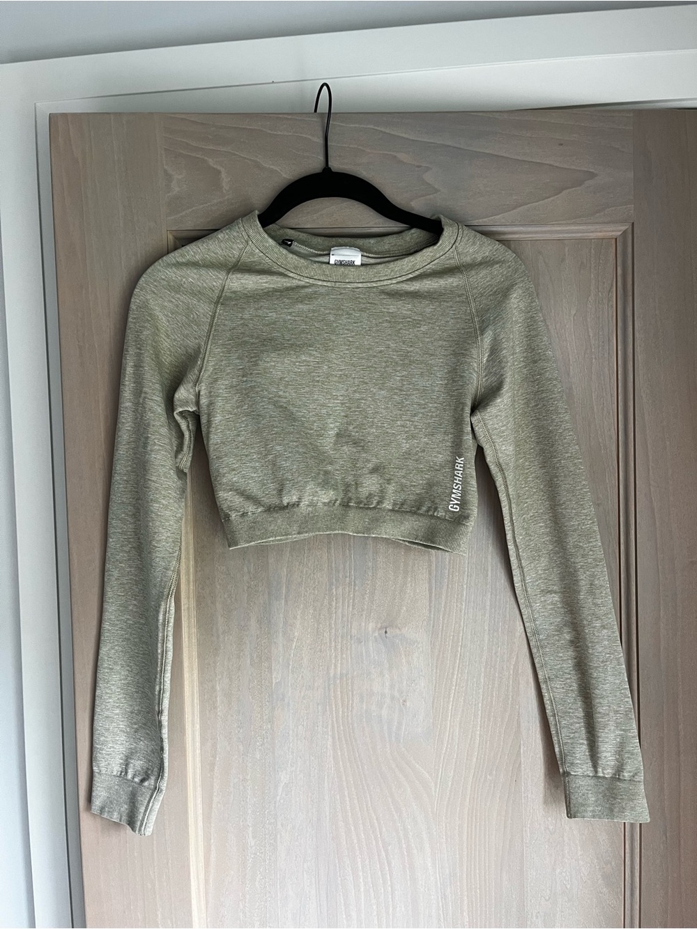 Gymshark Cropped Long Sleeve Top in Sage Green